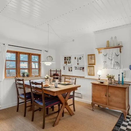 2 Bedroom Lovely In