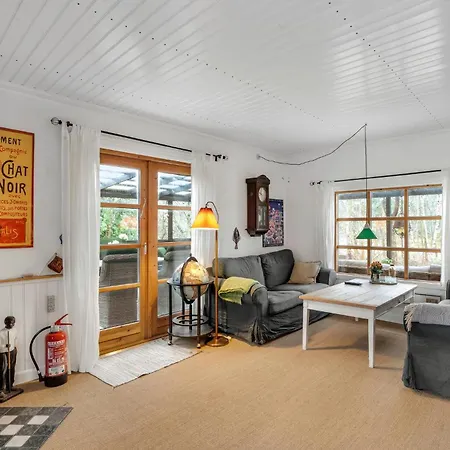 Holiday home 2 Bedroom Lovely In Hojslev