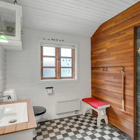 2 Bedroom Lovely In 펜션 회예스레브