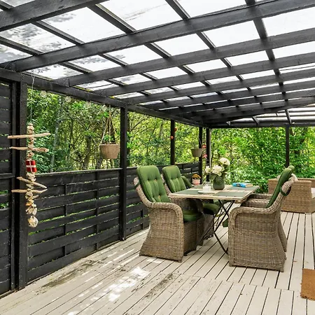 2 Bedroom Lovely In Hojslev