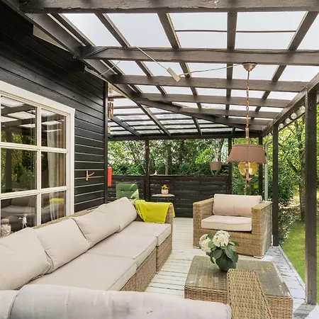 2 Bedroom Lovely In 펜션 *