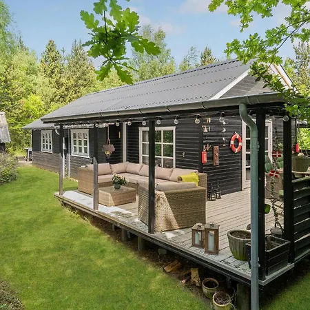 2 Bedroom Lovely In Hojslev