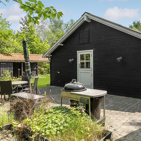 Holiday home 2 Bedroom Lovely In