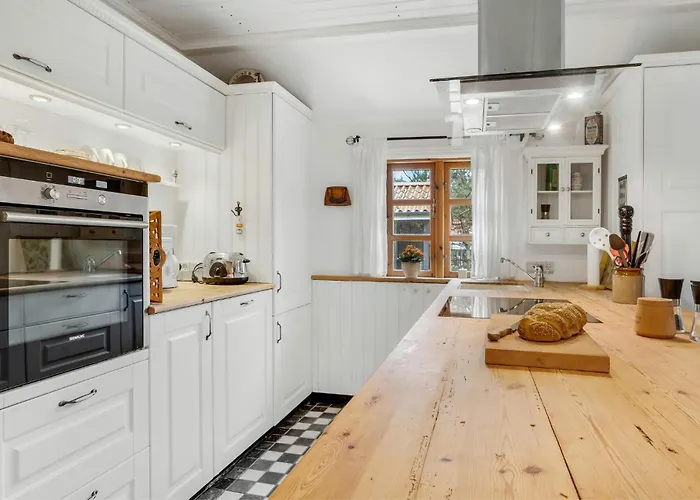 2 Bedroom Lovely In Σπίτι διακοπών Højslev