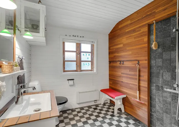 2 Bedroom Lovely In Σπίτι διακοπών Højslev