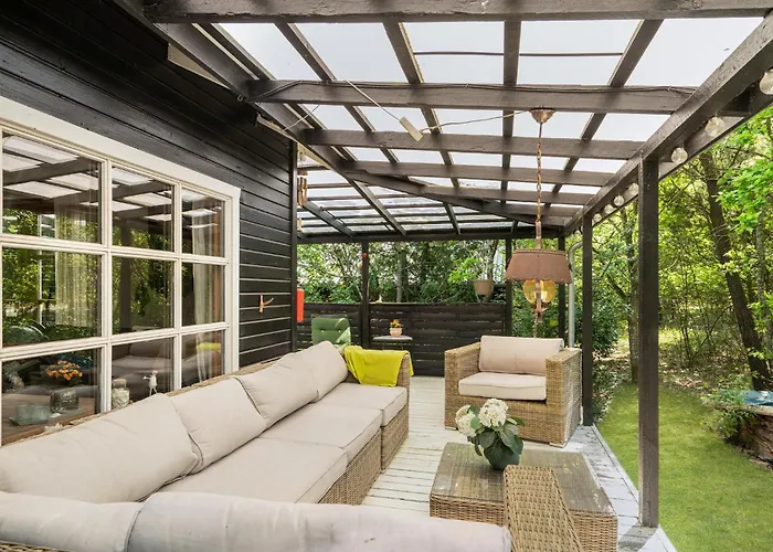 2 Bedroom Lovely In Σπίτι διακοπών *