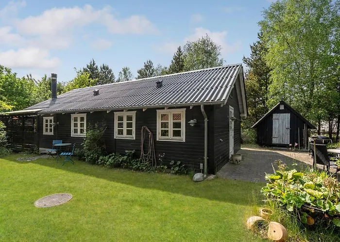 2 Bedroom Lovely In
